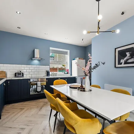 The Gatsby Luxury 3-bed Penthouse - Harbour Views Whitby