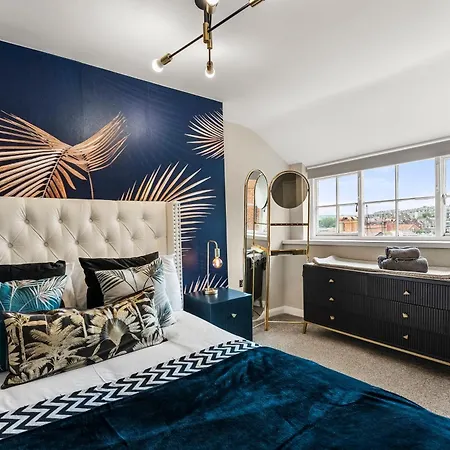 The Gatsby Luxury 3-bed Penthouse - Harbour Views Vakantiehuis