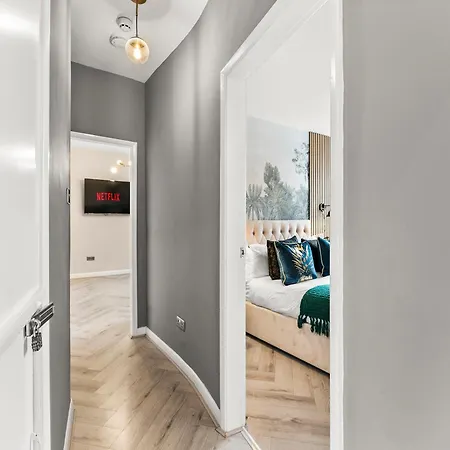 The Gatsby Luxury 3-bed Penthouse - Harbour Views Whitby
