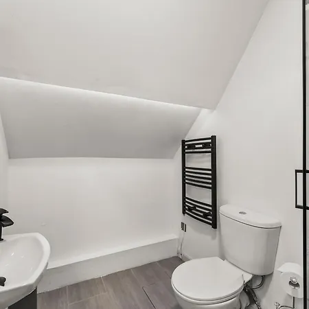 The Gatsby Luxury 3-bed Penthouse - Harbour Views Vakantiehuis *